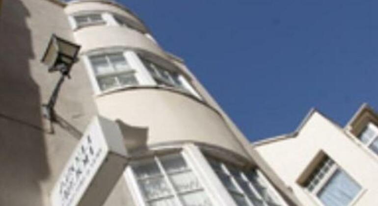 Leona House Guest Accommodation Brighton & Hove