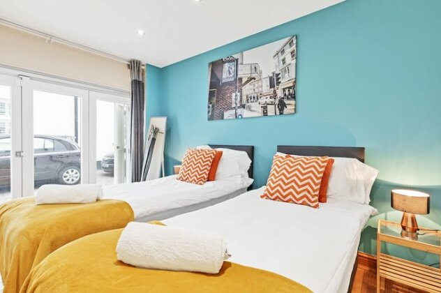 Pebble Mews House - Sleeps Pebble Mews House - Sleeps 2 to 8 guests near seafront - Photo3