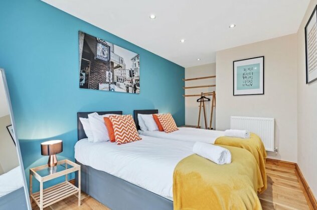 Pebble Mews House - Sleeps Pebble Mews House - Sleeps 2 to 8 guests near seafront - Photo5