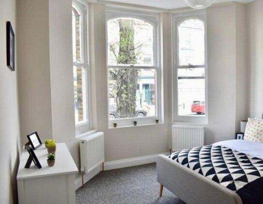Spacious 4 Bedroom Flat in Central Brighton - Photo4