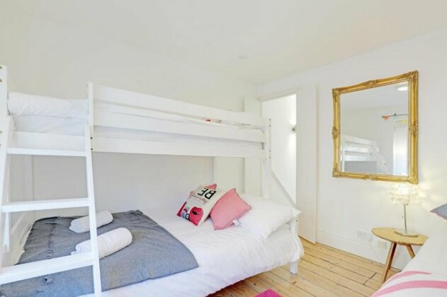 Sunny Cottage - Central Brighton Lanes - Sleeps 2 to 8 guests - Photo4