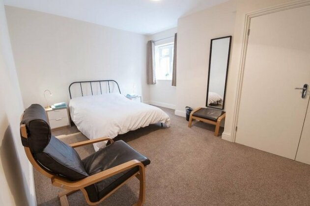 Ideally Located Spacious Bristol City Centre 3 Bed - Photo4