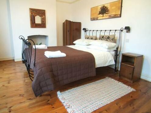 The Base Bed & Breakfast - Photo2