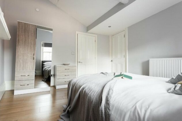 The Harbourside Loft - Stylish & Modern 1BDR Apartment - Photo3