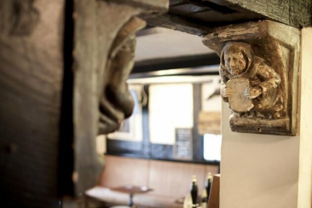 The Queens Arms Bromyard - Photo3