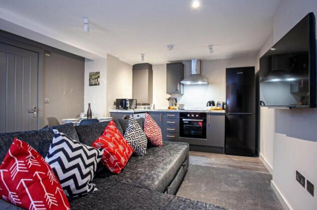 Luxury Bury Apartments - Home Away From Home - Photo3