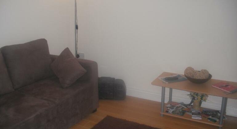 The Blue House Apartments - Photo2