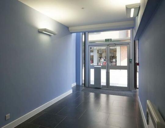 Central House Camberley - Photo3