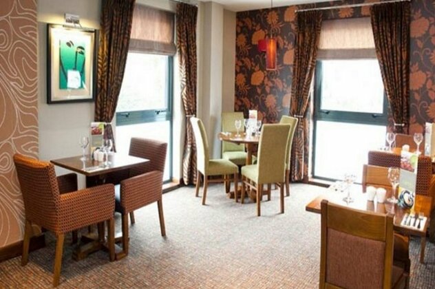 Premier Inn Camberley - Photo3