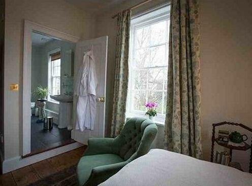 5 Chapel Street Bed And Breakfast - Photo2