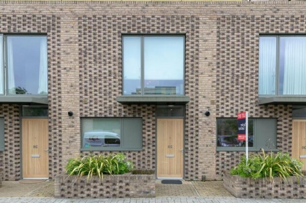 Exquisite Modern Cambridge Townhouse