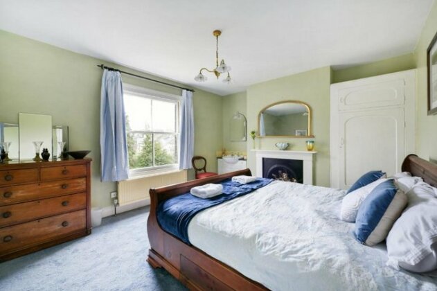 Melrose Lodge 4-bedroom house & 1-bed flat - Photo2