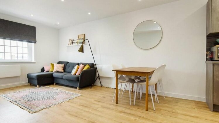 Amazing 1BD - Central Cardiff - Seconds to Station - Photo2