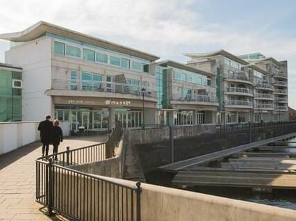 Cardiff Bay Luxury Retreat - Photo3