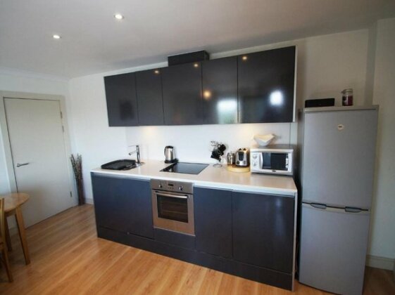 Cardiff Bay View Apartment - Photo2