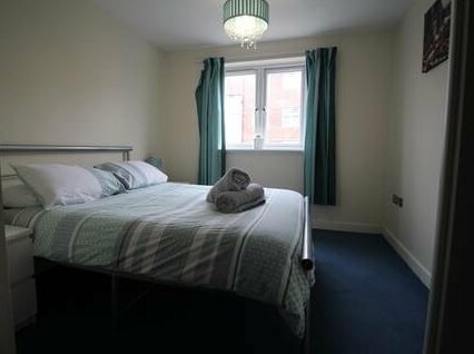 Central Apartment by Cardiff Holiday Homes - Photo2