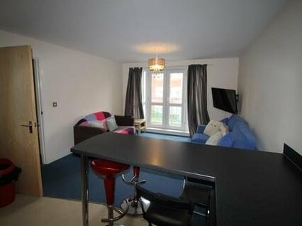 Central Apartment by Cardiff Holiday Homes - Photo5