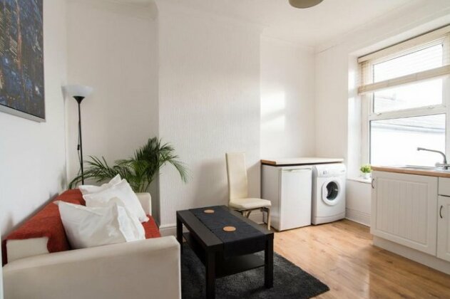 Entire 1 Bed Flat In City Centre To Enjoy - Photo3