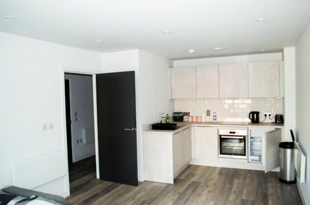 Large NEW Flat In Cardiff City Centre - Sleeps 2 - Photo4