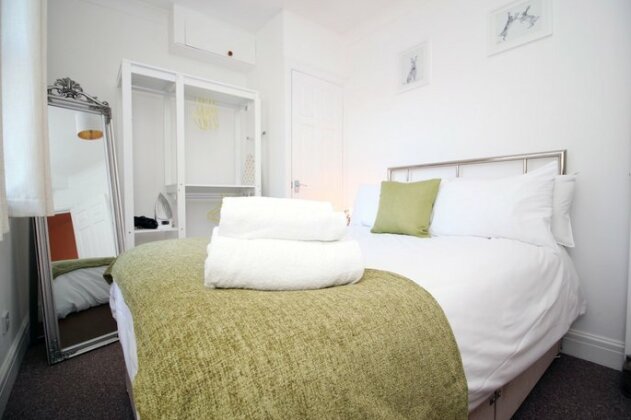 Stay In Cardiff Canton St John's Court Apartment - Photo4