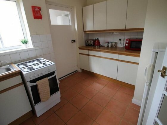 Two bed Ground Floor Apartment Cardiff - Photo4