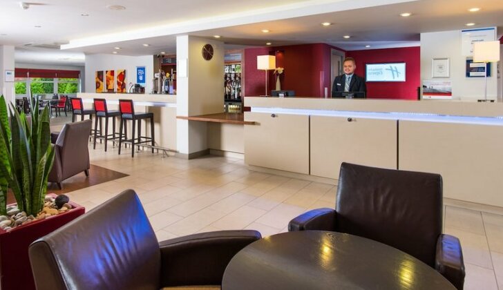 Holiday Inn Express East Midlands Airport - Photo4