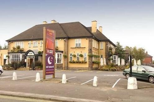 Premier Inn Broadway Oldham