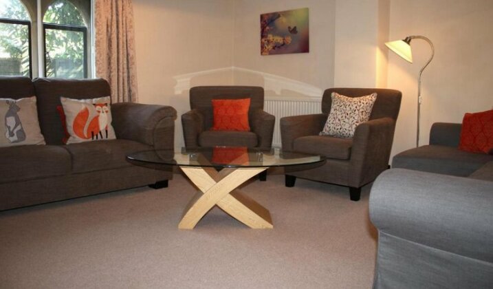 Cotswolds Valleys Accommodation - Springfield Coach House - Exclusive use character four bedroom hol - Photo4