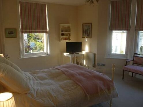 Laurel House Bed and Breakfast Cheltenham - Photo4