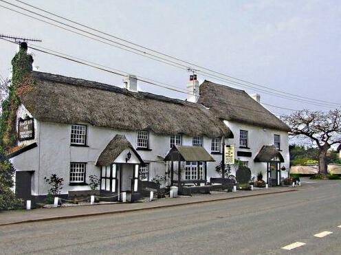 The Old Thatch Inn - Photo2