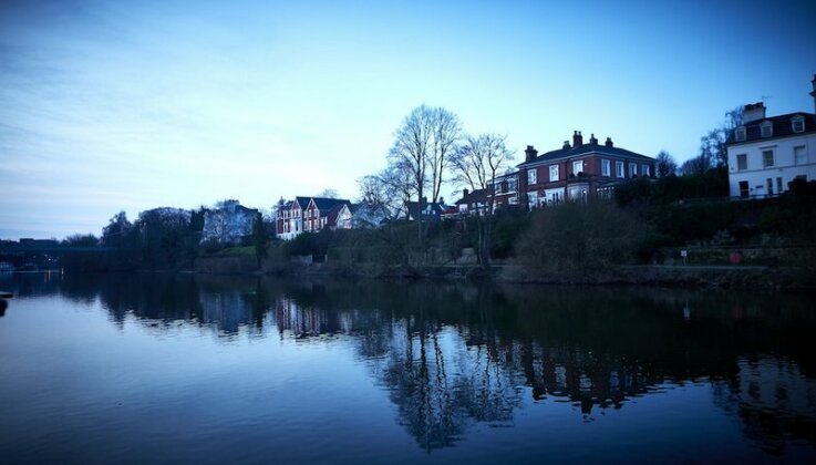 The Boathouse Inn & Riverside Rooms