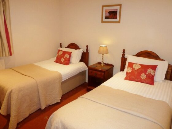 Blacksmiths Arms Inn - Photo4