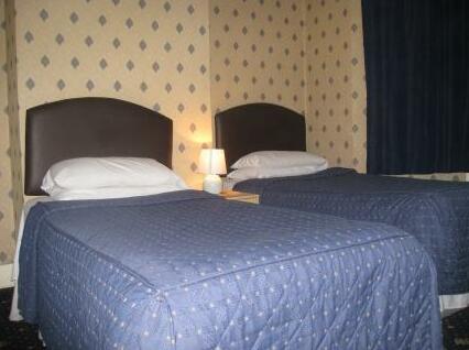 Airport Guest House Colnbrook with Poyle - Photo3