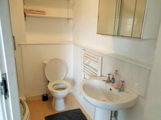 Bright Clean Secure Cosy and Spacious flat in Coventry City Centre - Photo3