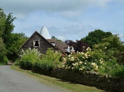 Whitewells Farm Cottages - Photo5