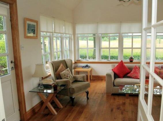 Westacre Lodge Self Catering Chalet - Photo5