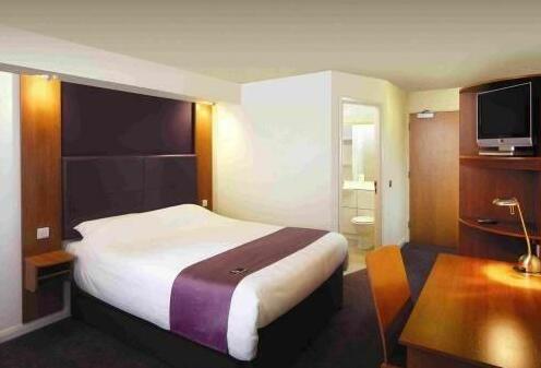 Premier Inn Dartford - Photo3