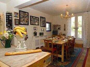 Anchor House - Photo2