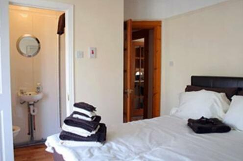 Derry Self Catering Apartments - Photo2
