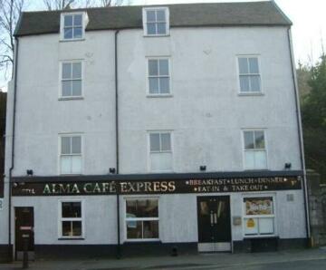 Hostel Alma & Cafe Express