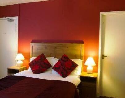The Hollybush with Rooms Newport Wales - Photo4