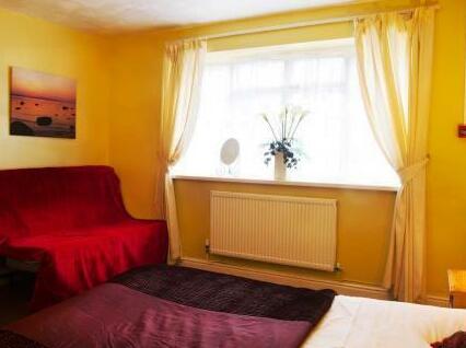 The Hollybush with Rooms Newport Wales - Photo5