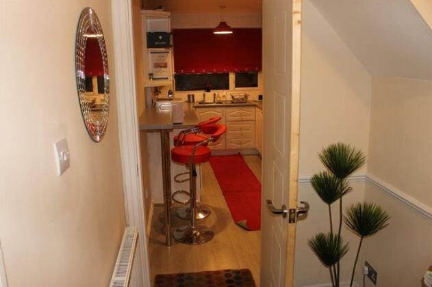 3 Bed Holiday Home Manchester - Photo4