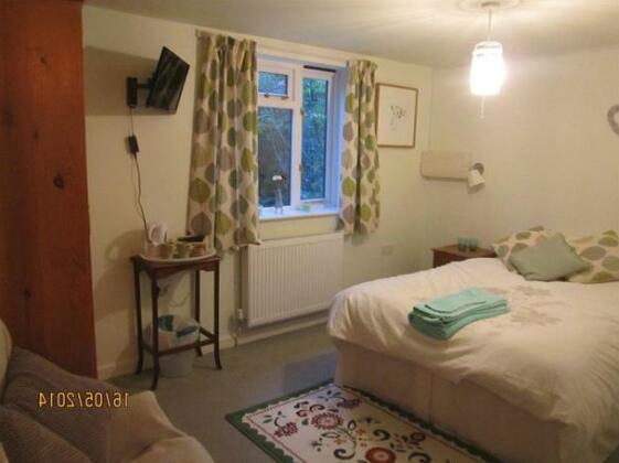 Eversley Cottage Bed and Breakfast - Photo3