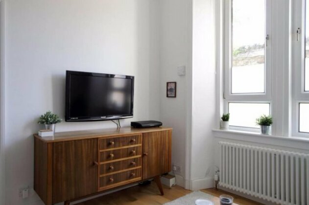 1 Bedroom Apartment 15 Minutes From Royal Mile Accommodates 4 - Photo5