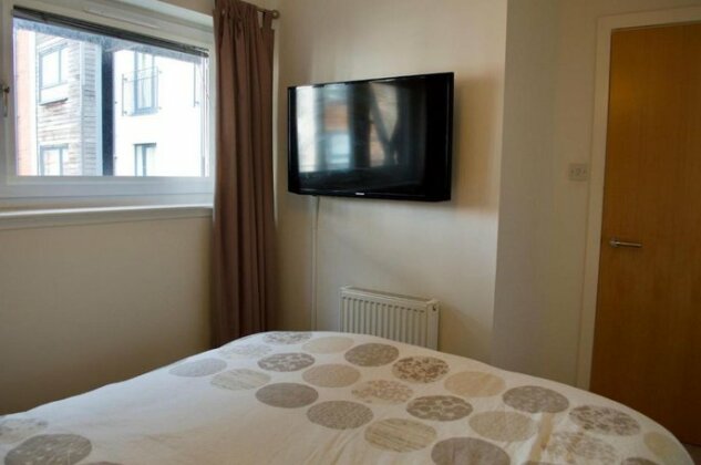 1 Bedroom Apartment By The Shore Area Of Leith Sleeps 2