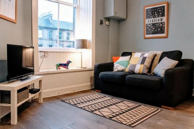 1 Bedroom Apartment In Edinburgh's New Town Sleeps 4 - Photo2