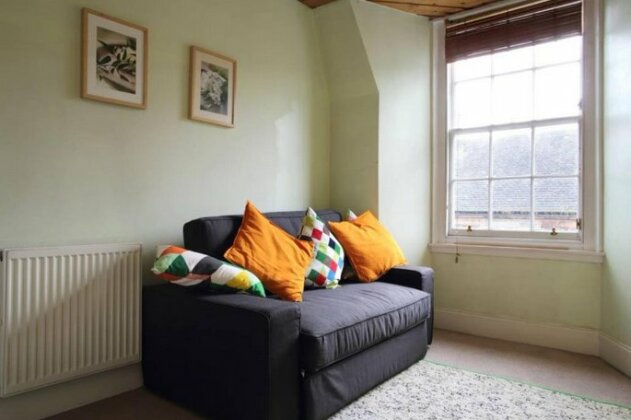 1 Bedroom Apartment In Edinburgh's Old Town Sleeps 4