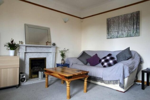 1 Bedroom Flat 15 Minutes From City Centre Sleeps 2 - Photo2