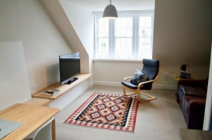 1 Bedroom Flat In Edinburgh's New Town Accommodates 4